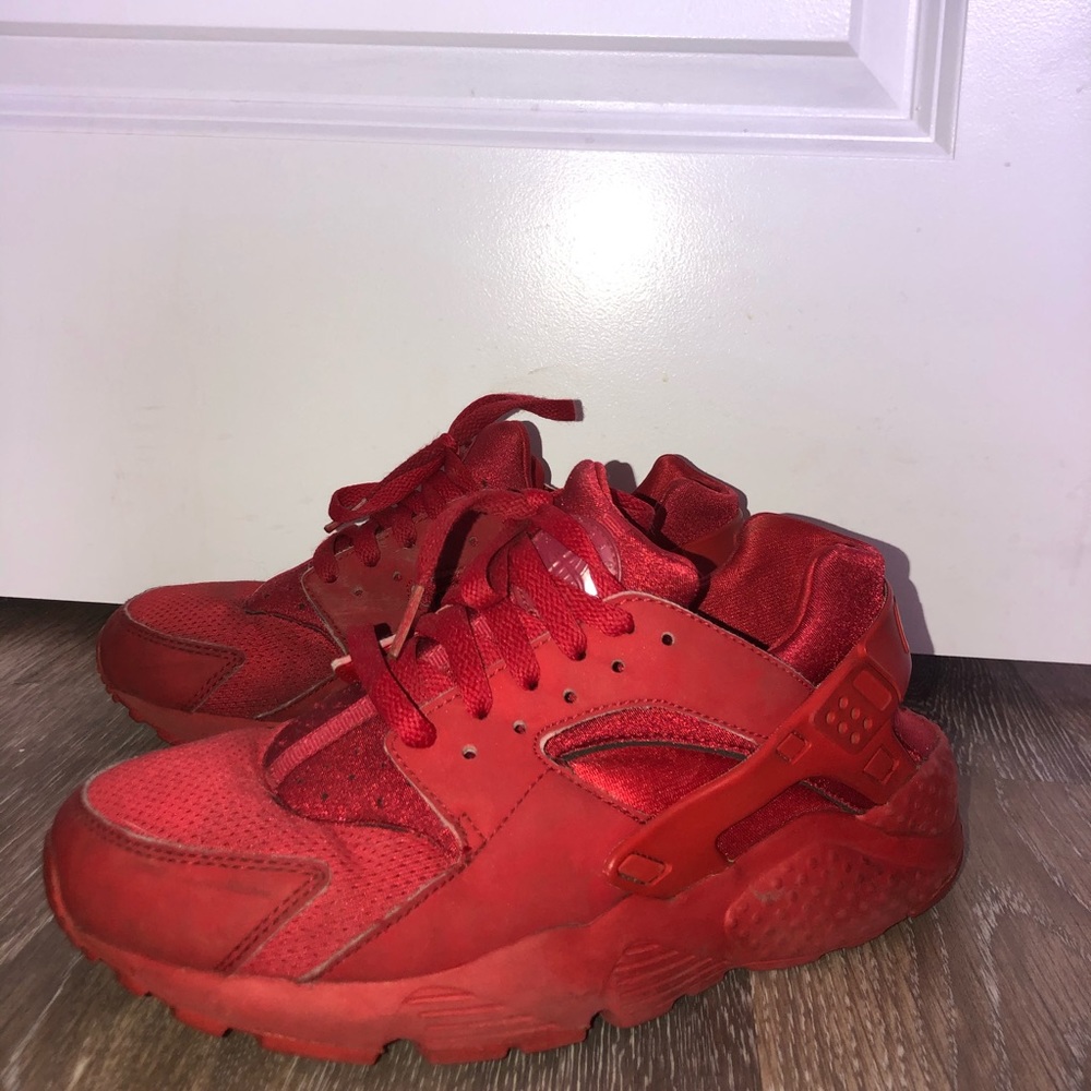 Red Huaraches